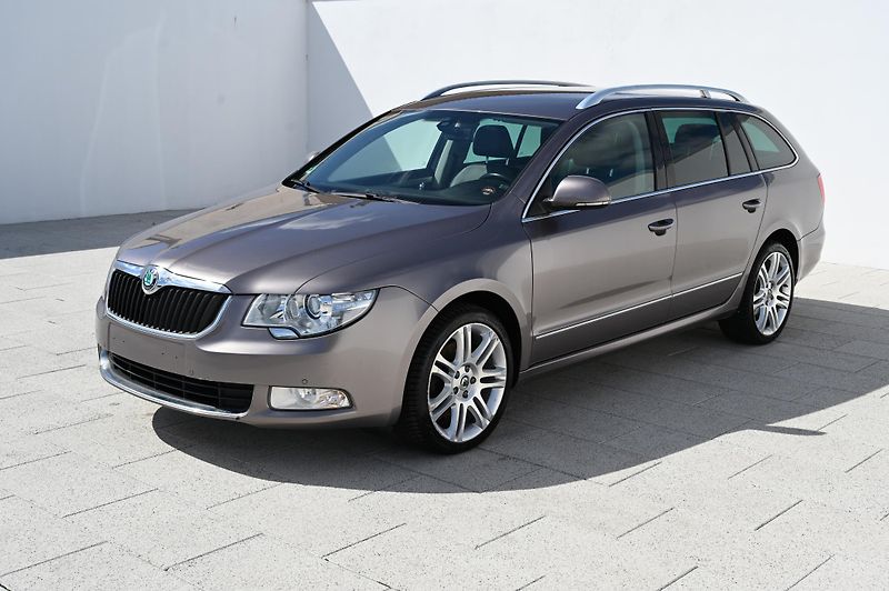 Škoda Superb 2.0TDI 125KW rezervace 3/2011 - fotografie inzerátu