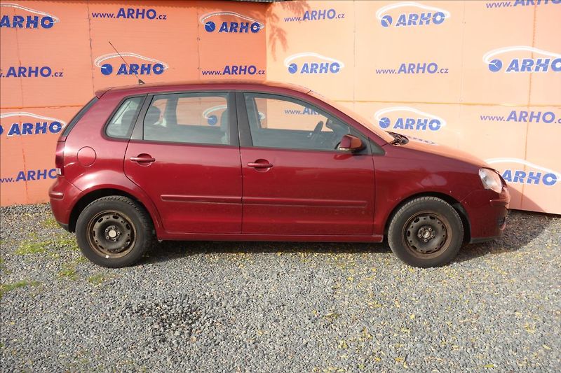 Volkswagen Polo 1,2 i, ČR, SERV.KN., COMFORT. - fotka 8 z 33