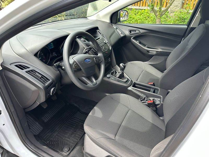 Ford Focus (2015) 1.0 EcoBoost 74kw - fotka 12 z 24