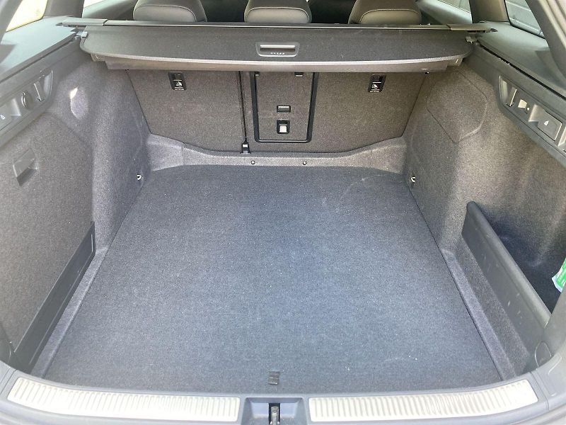 Škoda Superb (2025) Combi 2.0 TDI 4x4 DSG Sportlin - fotka 32 z 38