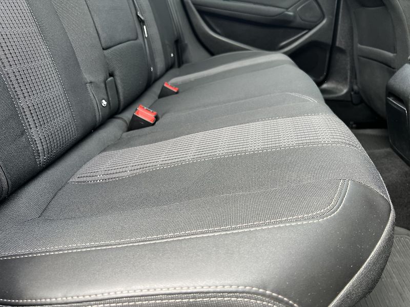 Peugeot 308 1.6HDi NAVI KLIMA TAŽNÉ ALU - fotka 31 z 45