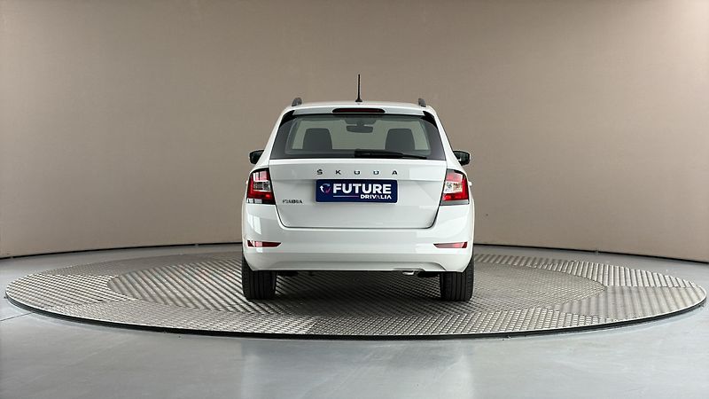 Škoda Fabia 1.0 TSI Ambition Combi - fotka 5 z 23