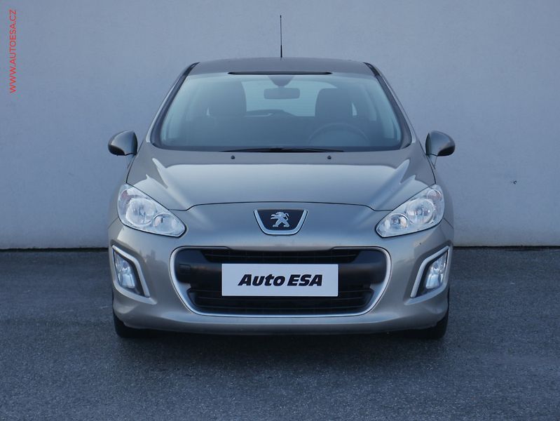 Peugeot 308 (2012) 1.4 VTi, 2.maj,ČR, Access - fotka 2 z 19