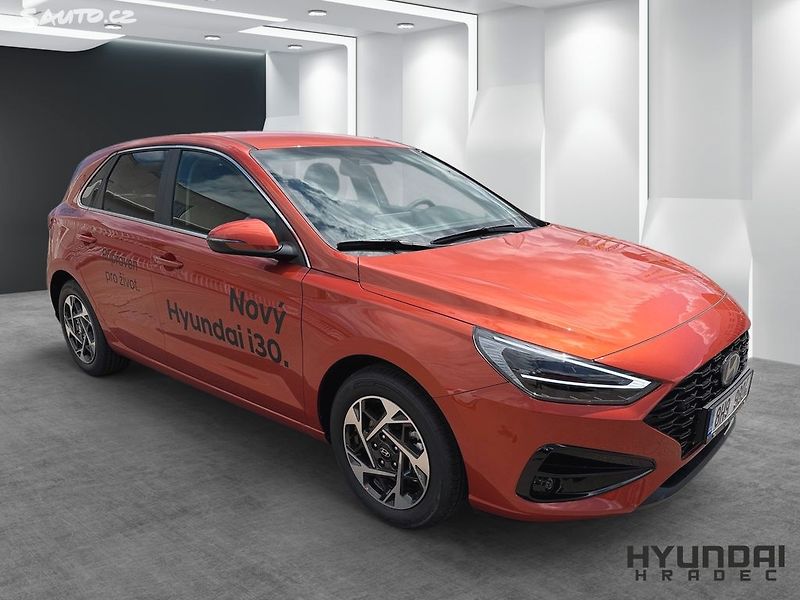 Hyundai i30 1,0 T-GDI Style Safety - fotka 2 z 12