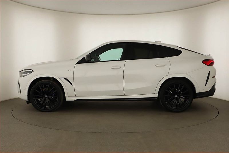 BMW X6 (2022) xDrive40i, ACC, Výhřev, Kamera - fotka 3 z 28
