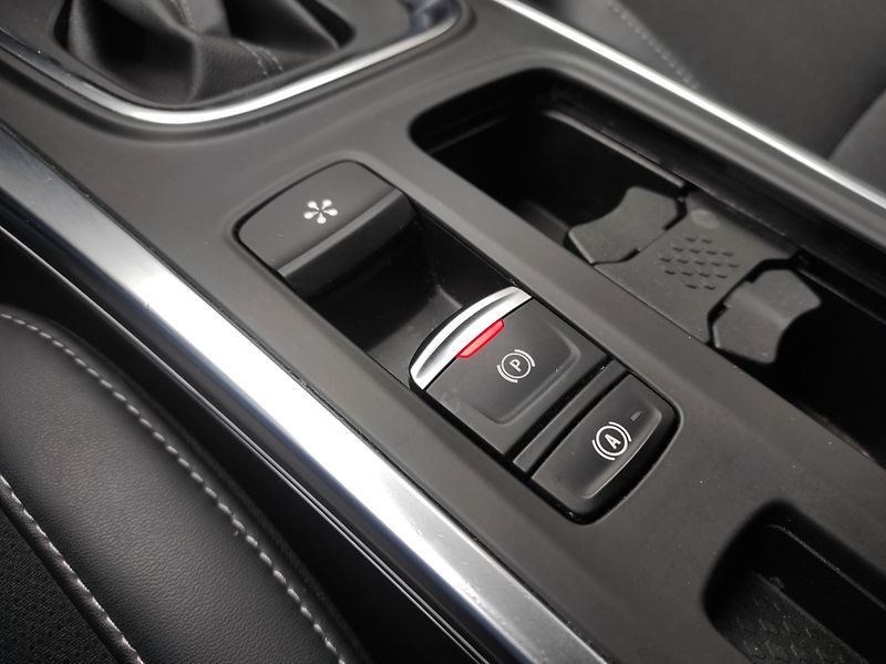 Renault Mégane 1,3TCe Intens AT, EDC, ČR, TZ - fotka 32 z 40