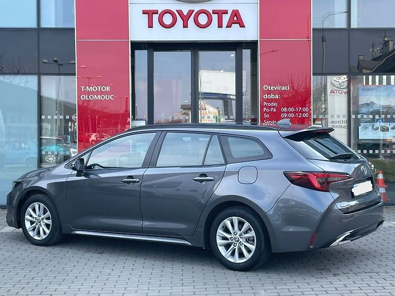 Toyota Corolla 1.8 Comfort Tech - fotka 2 z 14