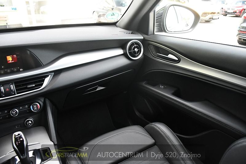 Alfa Romeo Stelvio 2.2 Diesel 16V Veloce TAŽNÉ - fotka 22 z 52