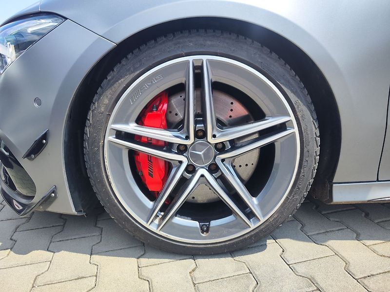 Mercedes-Benz CLA AMG 45S 4Matic Shooting Brake - fotka 38 z 38