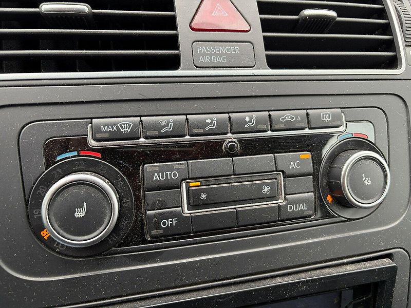 Volkswagen Touran (2011) 2.0 TDI KLIMA TEMPOMAT - fotka 14 z 15