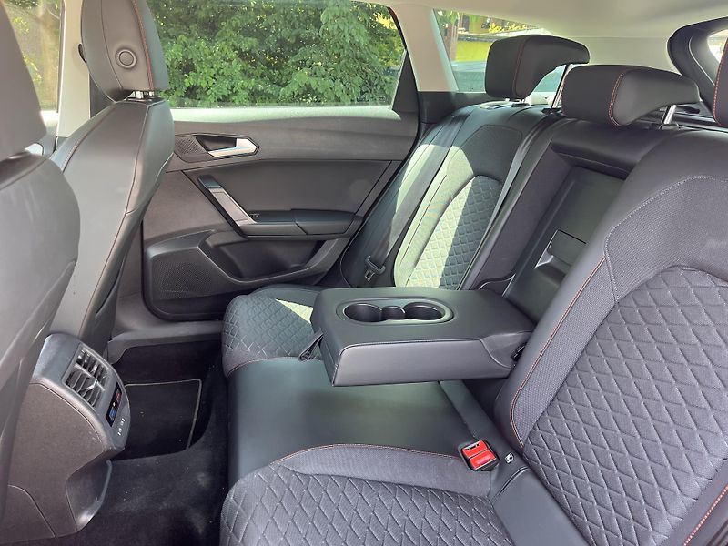 Seat Leon (2020) ST FR - 1.majitel, tažné - fotka 23 z 29