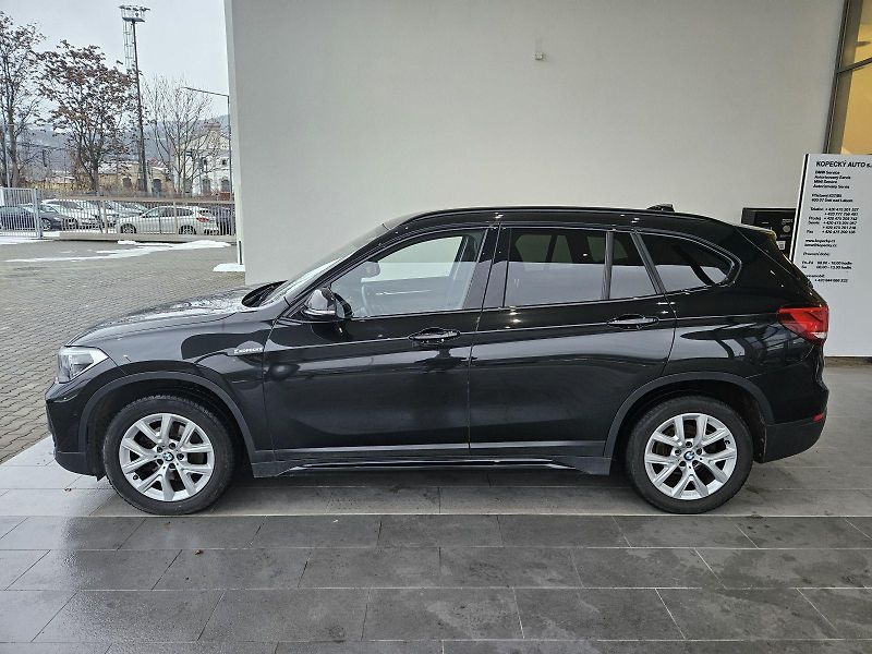 BMW X1 (2021) sDrive18i - fotka 3 z 12