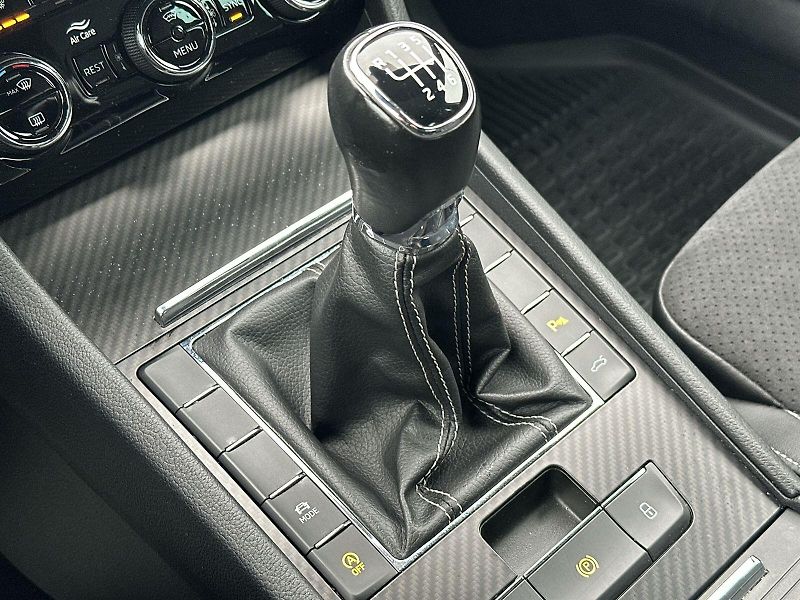 Škoda Superb (2021) 1.5 TSI Sportline - fotka 15 z 29