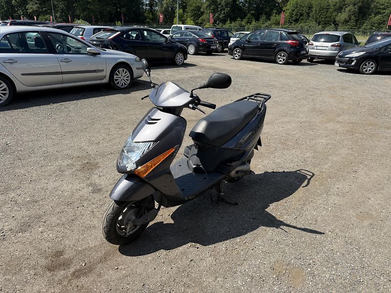 Honda SCV 100 Lead - fotka 1 z 6
