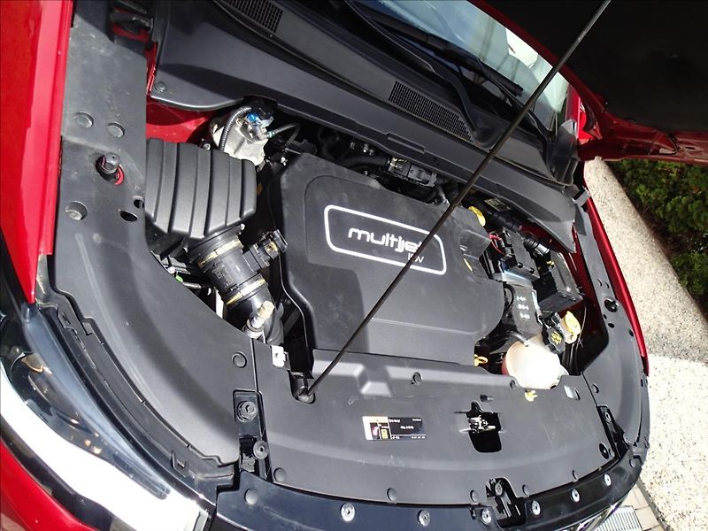 Jeep Compass 2,0 103 KW,Longitude 4WD,2.Maj - fotka 46 z 51