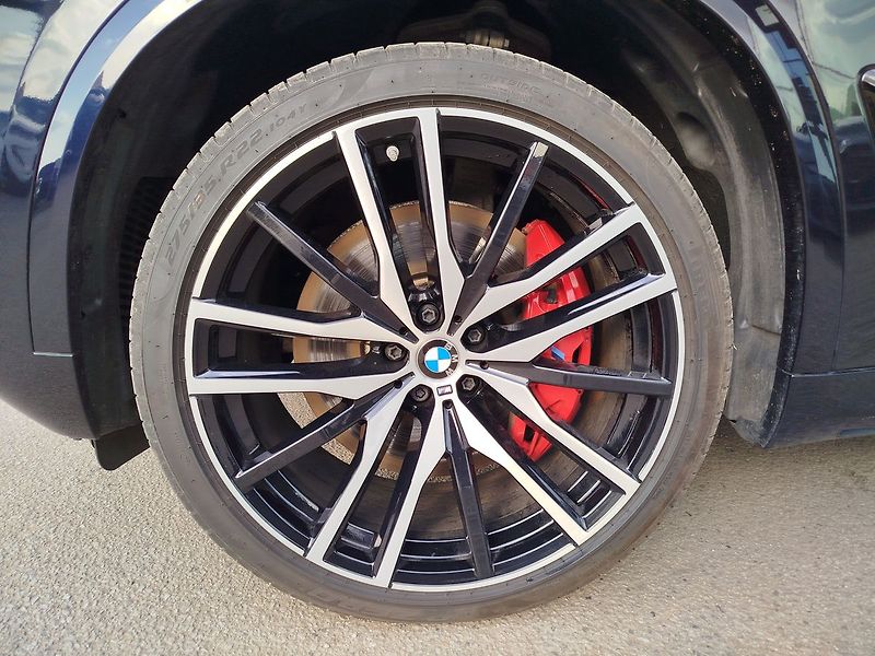 BMW X5 M60i - fotka 29 z 29