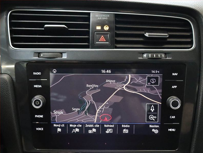 Volkswagen Golf (2017) Comfortline 2.0 TDI, Automat - fotka 16 z 24
