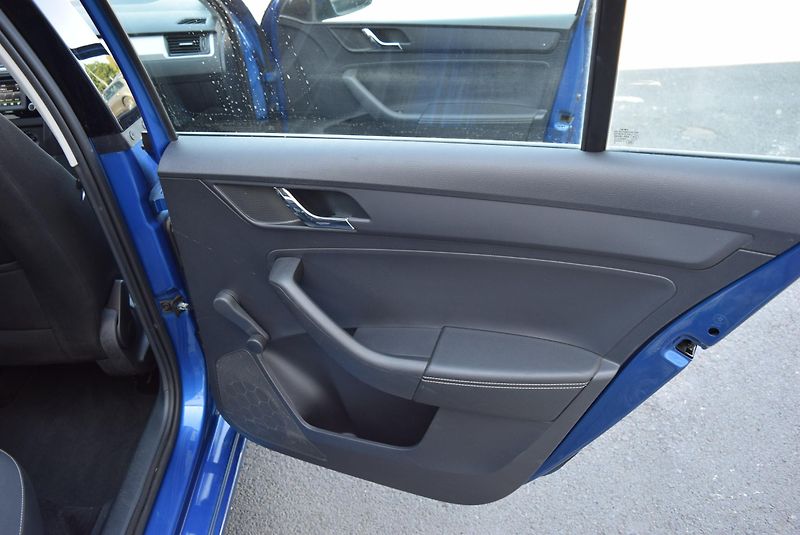 Škoda Rapid (2017) 1.2TSI 81kw AMBITION OPS AC - fotka 39 z 41