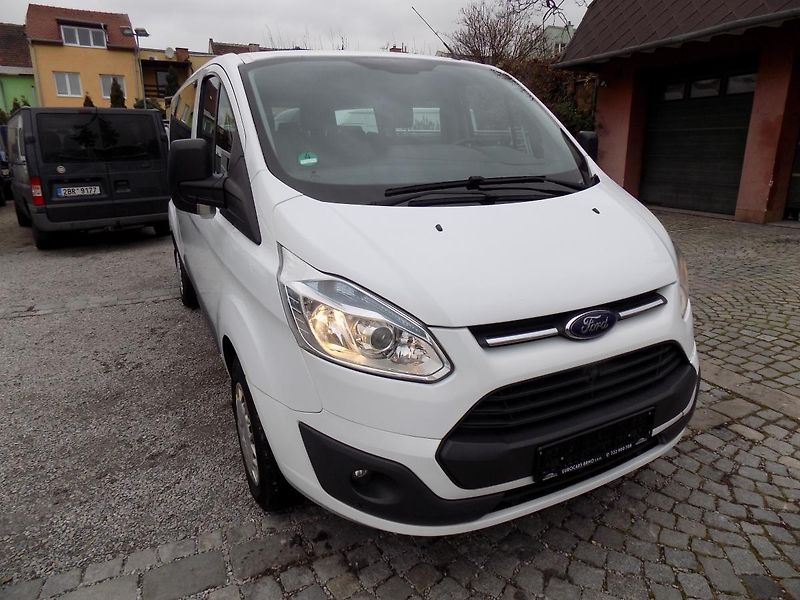 Ford Transit Custom 2,2 TDCI 92 KW L2H1 9 MÍST - fotka 4 z 50
