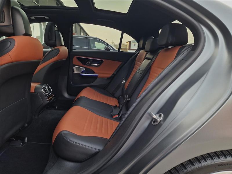 Mercedes-Benz Třídy C C300 AMG 4MATIC,ČR,1.Majitel - fotka 17 z 48