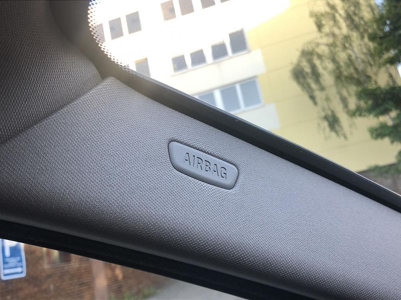 BMW Řada 5 (2015) 518d Touring NAVI velmi pěkný - fotka 66 z 76