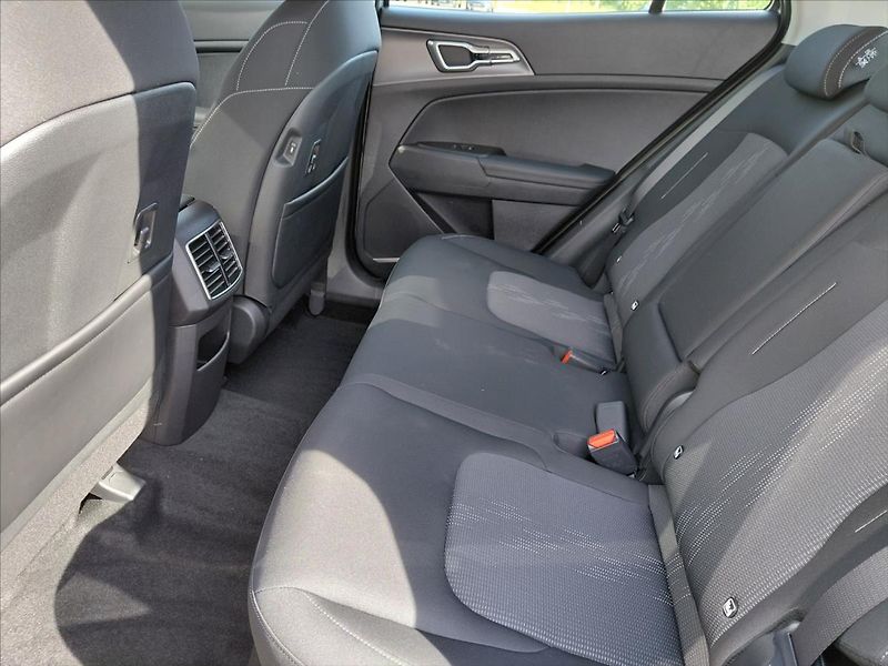 Kia Sportage (2026) 1,6   T-GDI 7DCT EXCLUSIVE - fotka 10 z 15