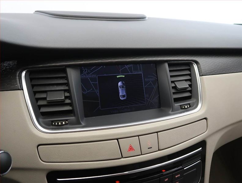 Peugeot 508 (2011) 2.0 HDi, Automat, Navi, Xenony - fotka 17 z 23