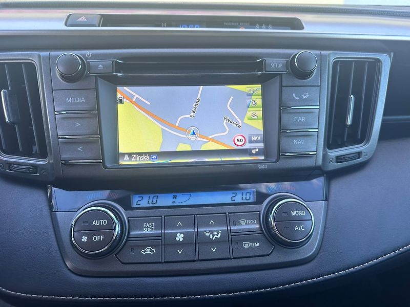 Toyota RAV4 (2015) 2.0i 4x4/Tažné/Kamera/Tempomat - fotka 28 z 28