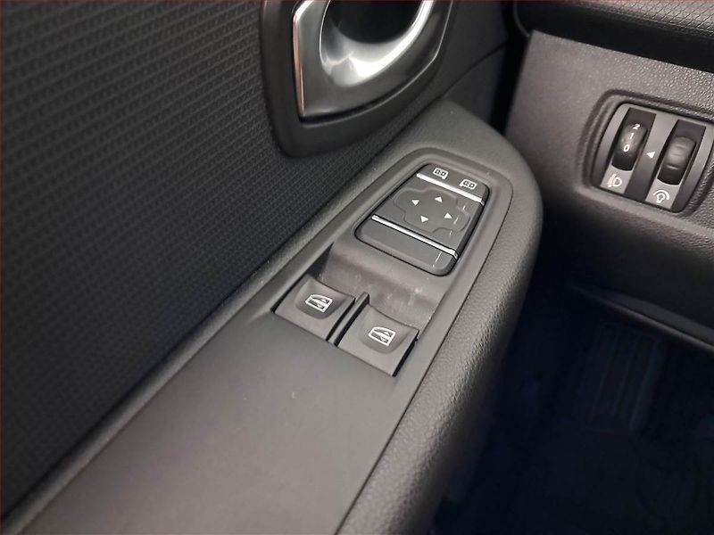 Renault Clio (2020) 0.9 TCe, ČR,1.maj, Serv.kniha - fotka 16 z 16