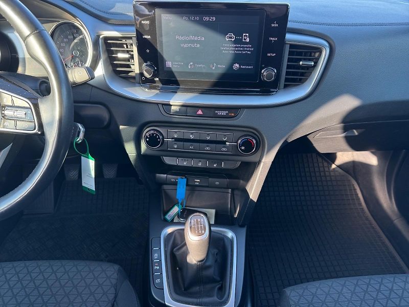 Kia Ceed (2022) SPIN 1.5T-GDI 118kW CZ DPH - fotka 10 z 11