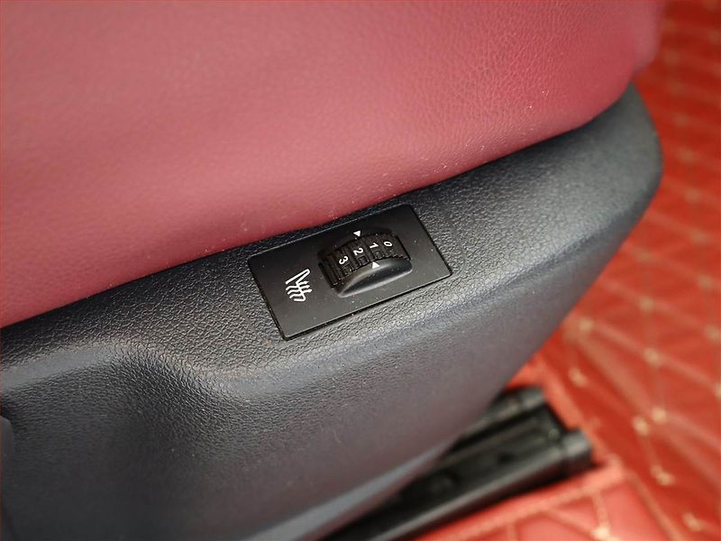 Peugeot 3008 (2012) Hybrid4, 4X4, Automat - fotka 17 z 18