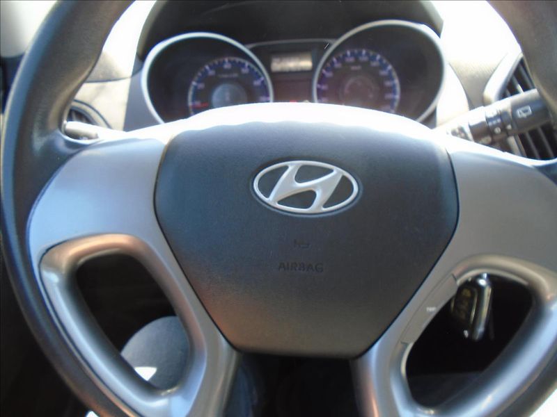 Hyundai ix35 1,6   1.6 BENZIN-99KW - fotka 22 z 25