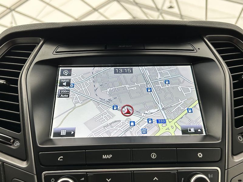 Hyundai Grand Santa Fe 2.2 CRDI 4x4 - fotka 9 z 29