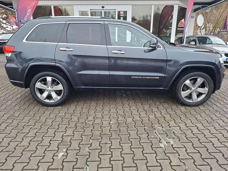 Jeep Grand Cherokee (2015) 3.0CRDi 184kW 4x4 8A OVERLAND - fotka 8 z 37