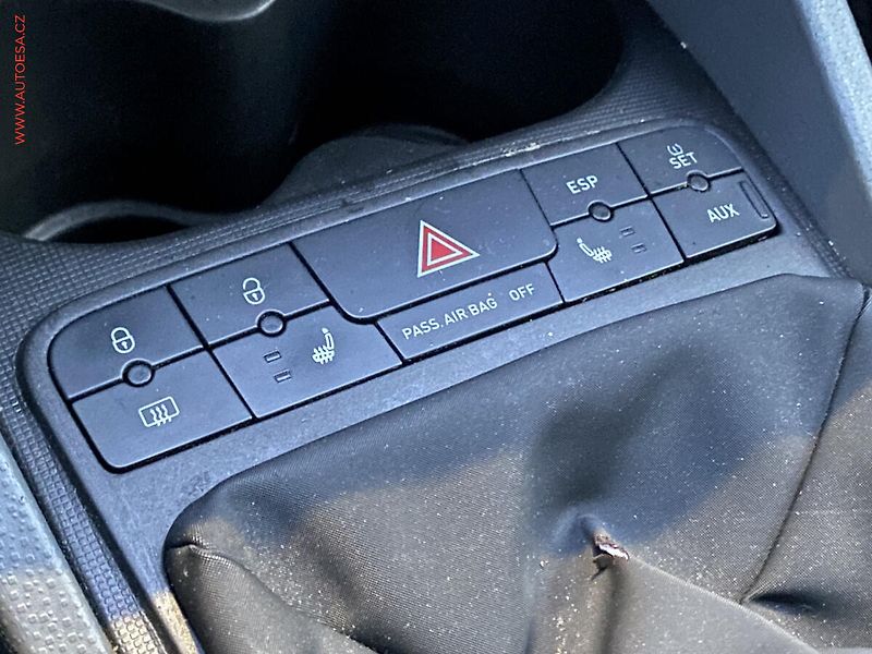 Seat Ibiza (2010) 1.6 TDi, AC, STK12/27 - fotka 15 z 16