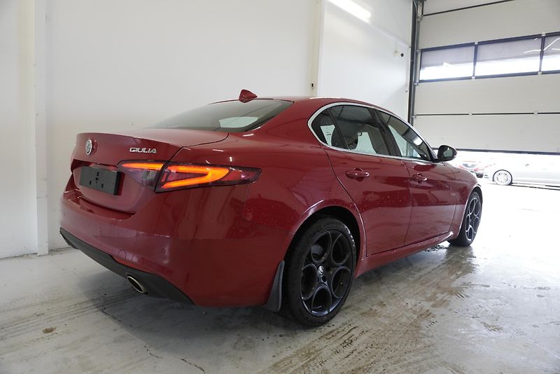 Alfa Romeo Giulia 2.2 JTD 132kW - fotka 5 z 28