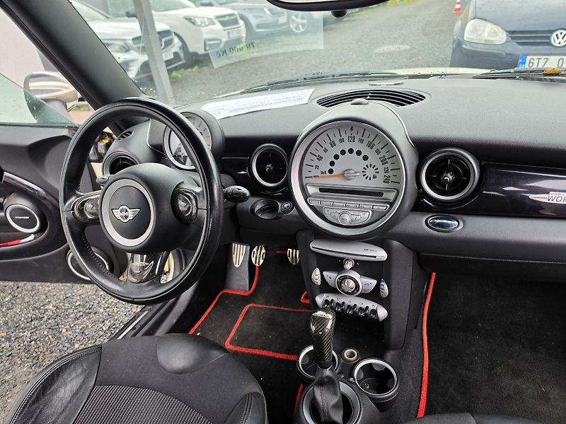 Mini Cooper S 1.6 128Kw Xenon Harman - fotka 16 z 19