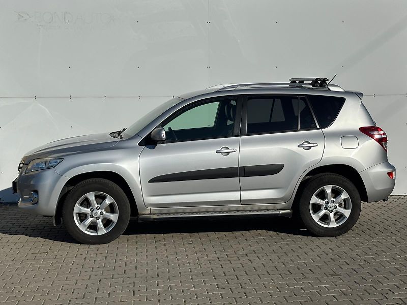 Toyota RAV4 2.2 D-4D 4x4 110kW - fotka 3 z 27