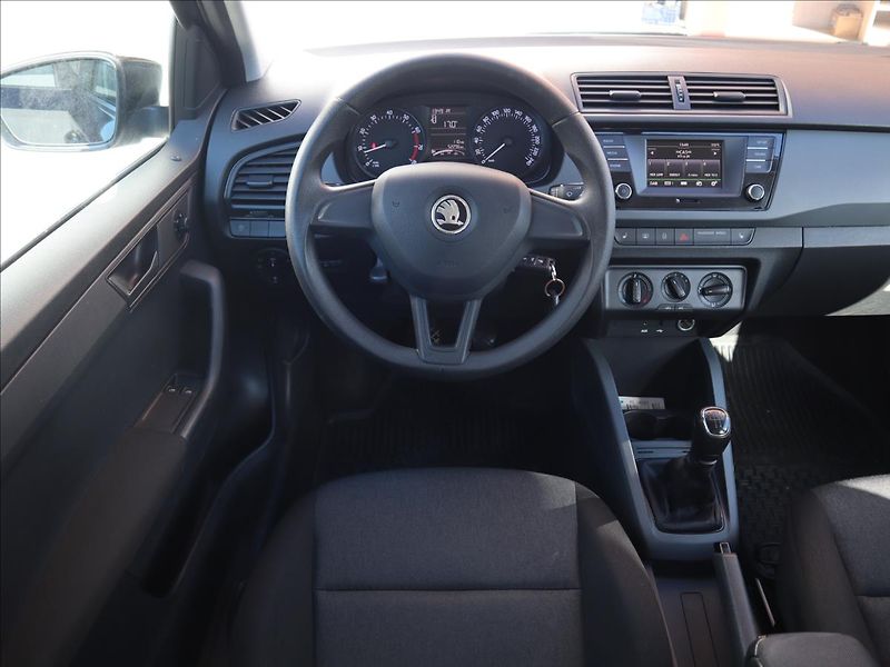 Škoda Fabia 1,2   TSi 66kW ParkPilot Klima - fotka 7 z 30