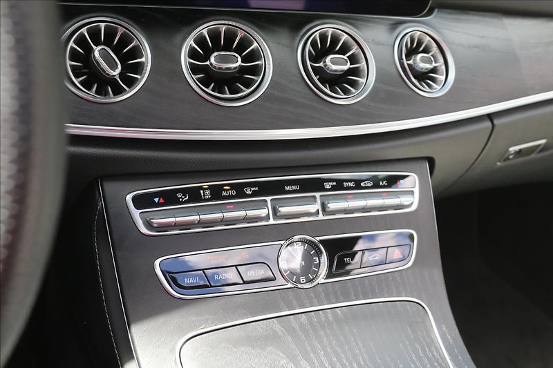 Mercedes-Benz Třídy E 4 MATIC,ČR,DPH,59TKM - fotka 21 z 38