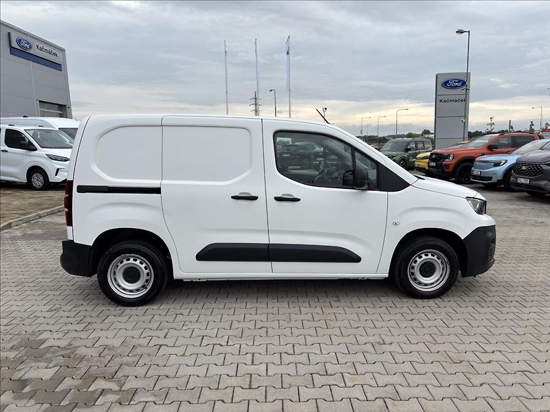 Peugeot Partner 1,2 Puretech 81kW Active L1 - fotka 6 z 35