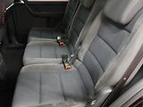 Volkswagen Touran (2011) 1.6TDI, Klima - náhled 10