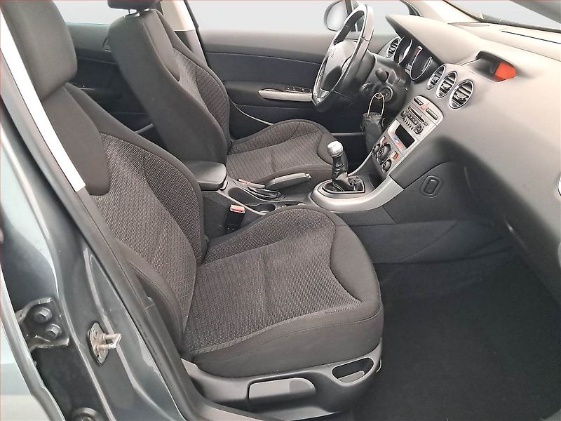 Peugeot 308 (2010) 1.6 VTi, po STK, jezdí výborně - fotka 9 z 19