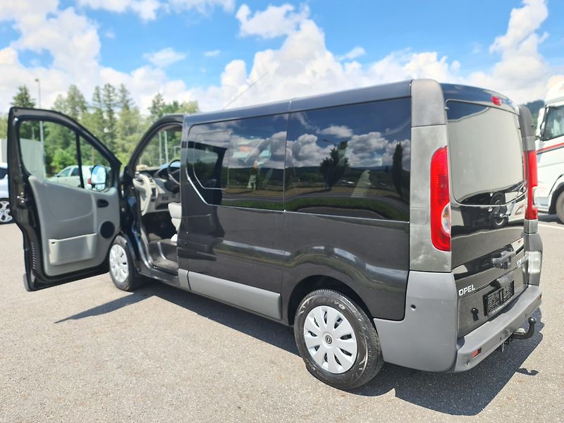 Opel Vivaro (2011) 2.0 CDTi 84-KW 8-MÍST KLIMA TE - fotka 11 z 39