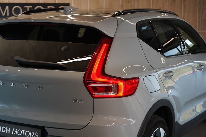 Volvo XC40 B3 Plus Dark, ACC, BLIS - fotka 9 z 43