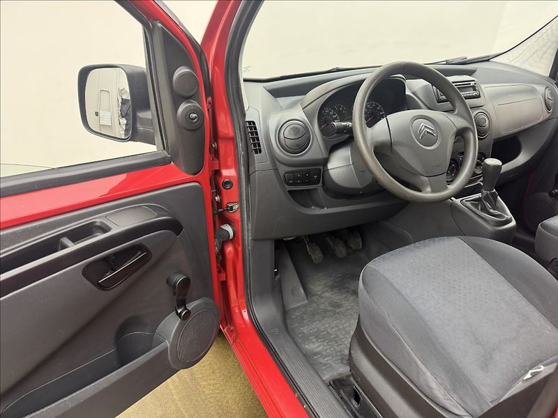 Citroën Nemo 1,4 i 54kW DPH MANUÁL ČR - fotka 16 z 22