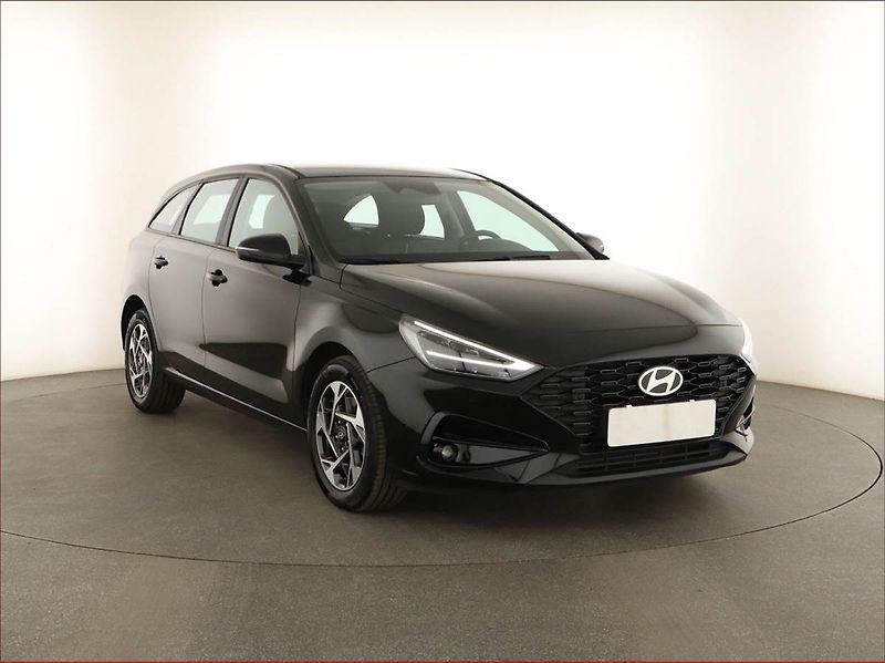 Hyundai i30 (2025) 1.0 T-GDI, Comfort, Navigace - fotka 1 z 14
