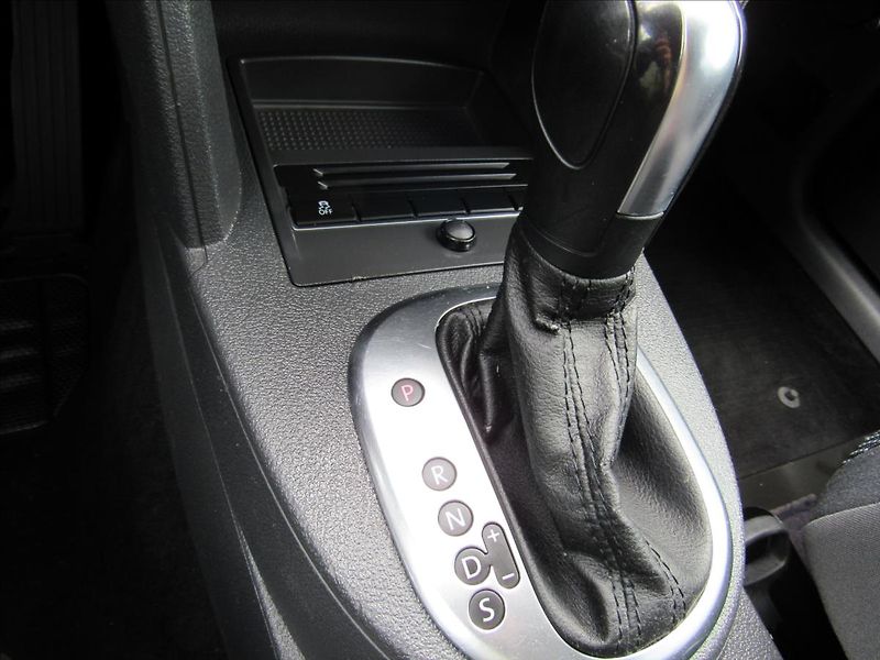Volkswagen Touran 2,0 TDI 103kW DSG - fotka 18 z 26