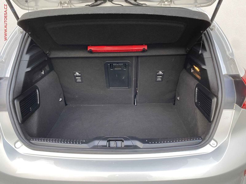 Ford Focus (2021) 1.0 EB, ST-Line, LED, navi - fotka 7 z 19