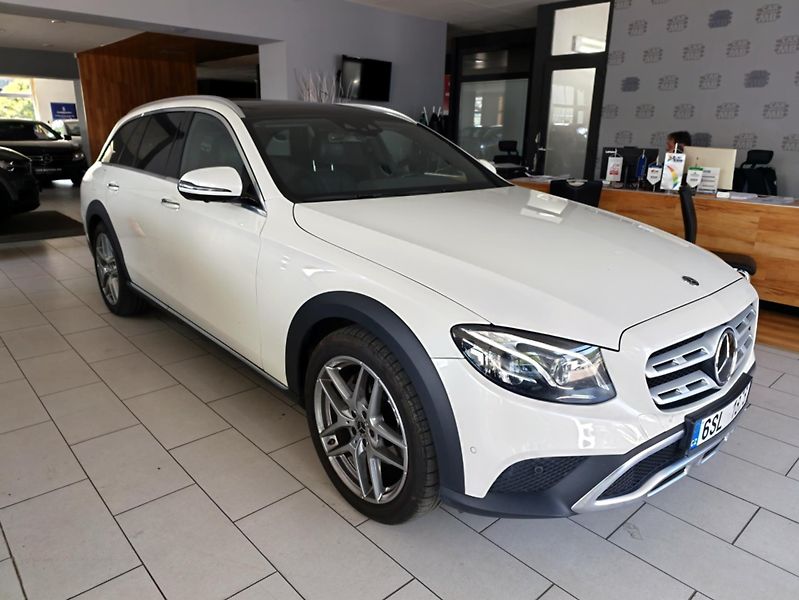 Mercedes-Benz Třídy E (2020) E220CDI All-terrain TOP VÝBAVA - fotka 4 z 25